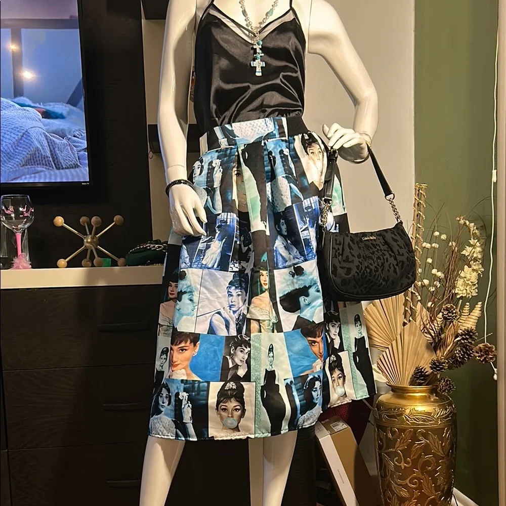 Stylish Blue and Black Women's Skirt - Picture 5 of 11